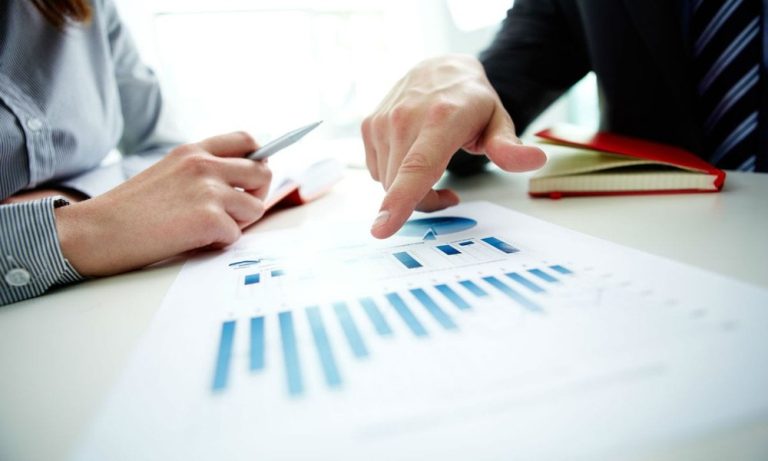 When Should a Business Outsource IT Management to Experts